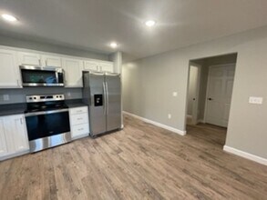 1611 Hill Valley Dr in Manhattan, KS - Building Photo - Building Photo