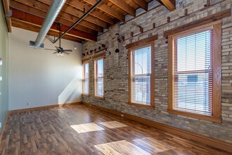 Kassenborg Apartments in Moorhead, MN - Foto de edificio - Interior Photo