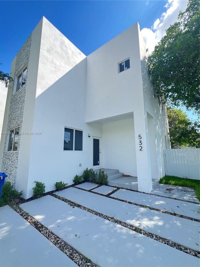 532 NW 17th Ave in Fort Lauderdale, FL - Building Photo - Building Photo