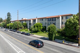 Briarcrest Condominiums in Valley Village, CA - Building Photo