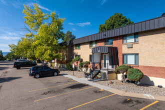 Chatfield Lake Apartments in Littleton, CO - Building Photo - Building Photo