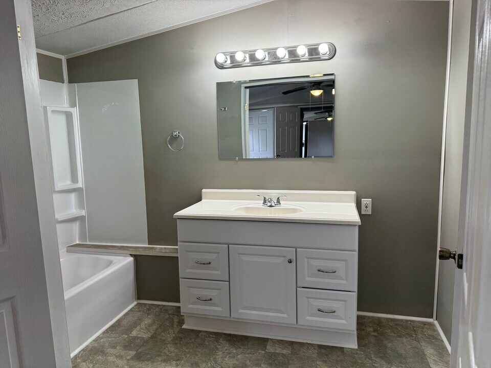 794 Pilot-Riley Rd in Zebulon, NC - Building Photo