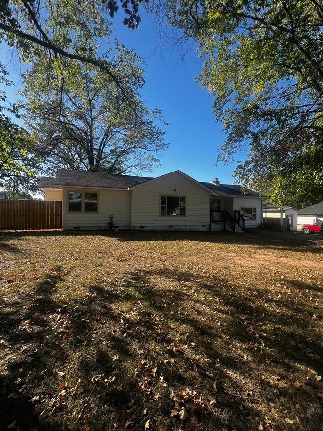 1011 N 49th St in Fort Smith, AR - Building Photo - Building Photo