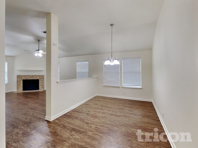 8527 Sea Rim Dr in Converse, TX - Building Photo - Building Photo