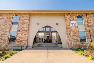 Estrella at Seminary in Fort Worth, TX - Building Photo - Building Photo