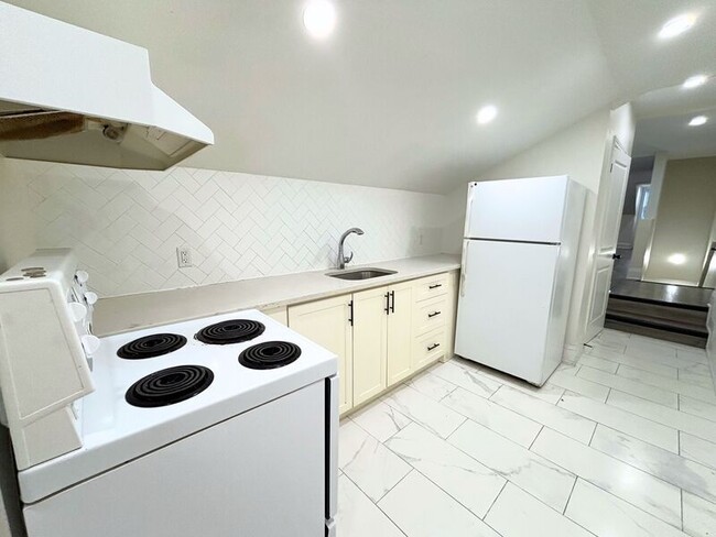 property at 87 Victoria Ave N