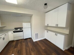 121 Parchmount Ave in Parchment, MI - Building Photo - Building Photo