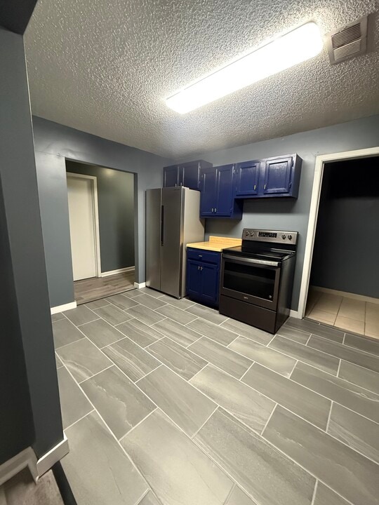 404 W Easy St in Jonesboro, AR - Building Photo