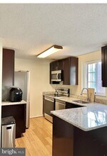 8679 Hickory Ridge Ct in Springfield, VA - Building Photo - Building Photo