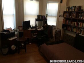 55 S Huntington Ave, Unit 101 in Boston, MA - Building Photo - Building Photo