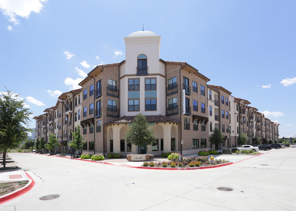 Ravello Stonebriar in Frisco, TX - Foto de edificio