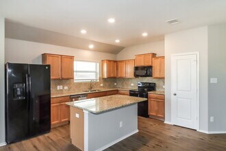 436 Druse Ln in Jarrell, TX - Building Photo - Building Photo