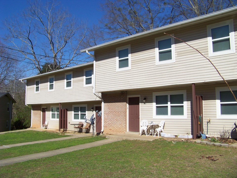 Heflin Oaks Apartments in Heflin, AL - Building Photo