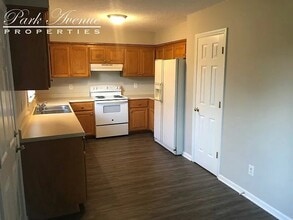 116 Barnes Dr in Erwin, NC - Foto de edificio - Building Photo