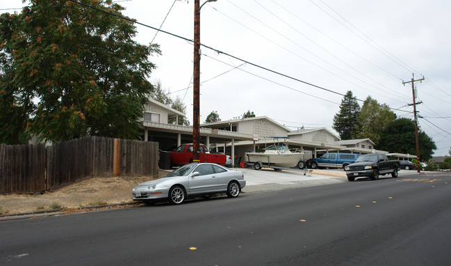 250-280 E K St in Benicia, CA - Building Photo - Building Photo