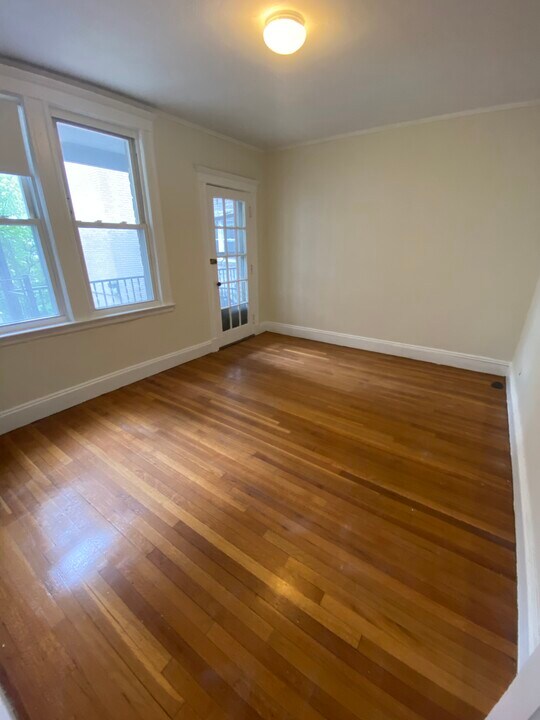 1637 Commonwealth Ave, Unit 10 in Boston, MA - Building Photo