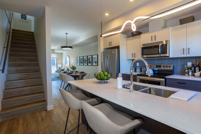 Terra Townhomes - Phase 2 in Airdrie, AB - Building Photo - Interior Photo