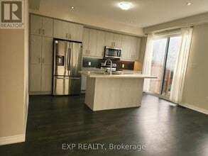 33 Hollywood Ct in Cambridge, ON - Building Photo - Building Photo