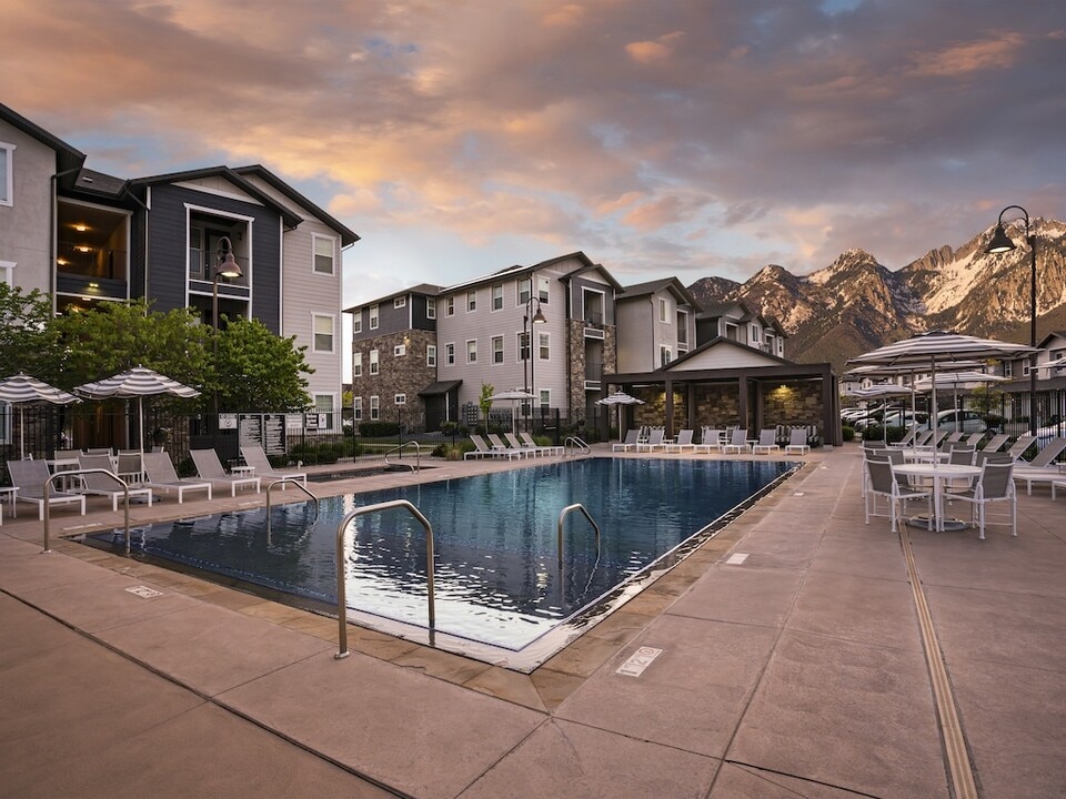 Parc at Day Dairy Apartments and Townhomes in Draper, UT - Foto de edificio
