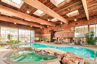 Raintree Apartments in Lexington, KY - Foto de edificio - Building Photo