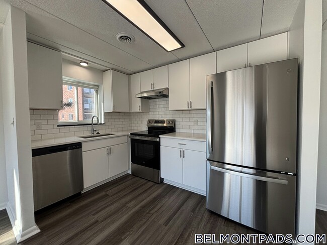 53 Hill Rd, Unit 312 in Belmont, MA - Building Photo - Building Photo