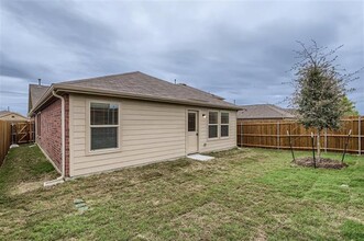 9104 Red Maple Ln in McKinney, TX - Foto de edificio - Building Photo