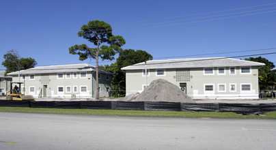 Fairways on the Green in Delray Beach, FL - Building Photo - Building Photo