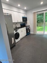 96 East Ave, Unit 77 in Atlantic Highlands, NJ - Building Photo - Building Photo
