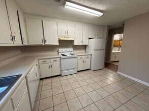 110 Jockey Club Dr in Athens, GA - Building Photo - Building Photo