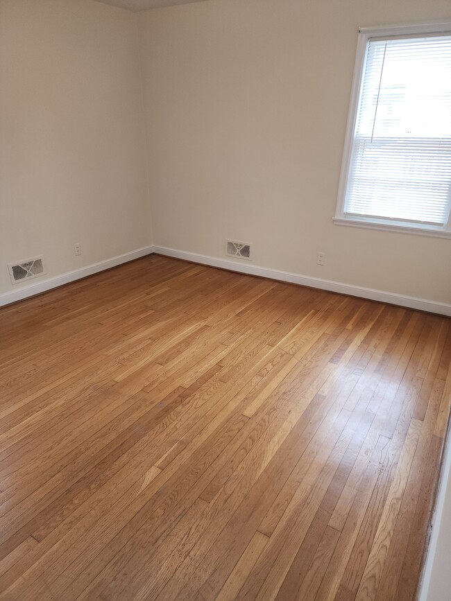 3843 Plantation Rd NE in Roanoke, VA - Foto de edificio - Building Photo