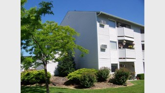 Fox Court Apartments in Spokane, WA - Building Photo