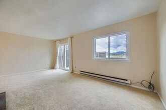 1858 Centaur Cir in Lafayette, CO - Foto de edificio - Building Photo