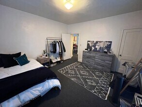 308 E 12th St in Bloomington, IN - Building Photo - Building Photo