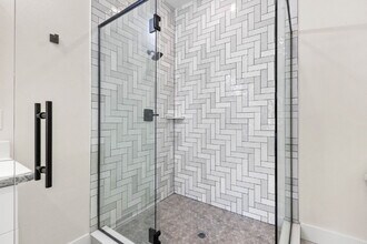 121 E Warren Ave in Tampa, FL - Building Photo - Building Photo