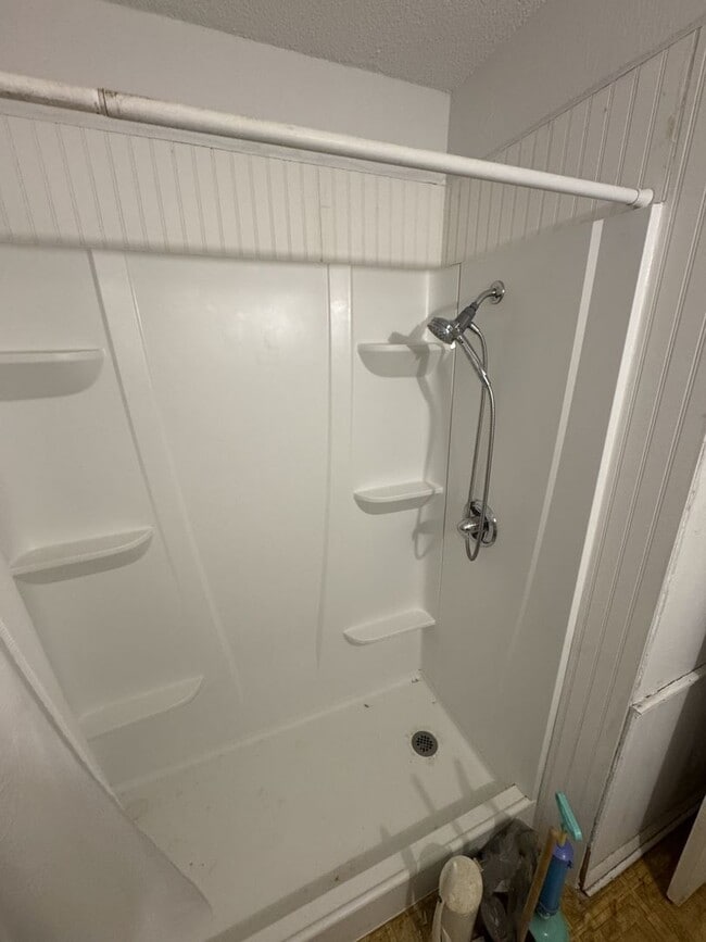 916 E Howard St in Ada, OK - Foto de edificio - Building Photo