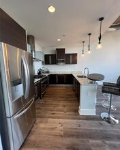 4100 Forest Park Ave, Unit 510 in St. Louis, MO - Foto de edificio - Building Photo