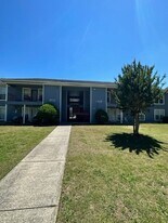1828 Sardonyx Rd in Fayetteville, NC - Building Photo