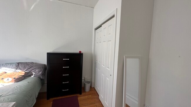 126 Warren St, Unit 12 in Boston, MA - Foto de edificio - Building Photo