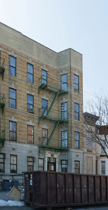 862 Macon St in Brooklyn, NY - Foto de edificio