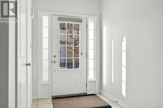 90 Raymond Rd in Hamilton, ON - Building Photo - Building Photo