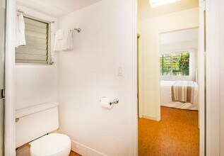 2957 Kalakaua Ave in Honolulu, HI - Building Photo - Building Photo