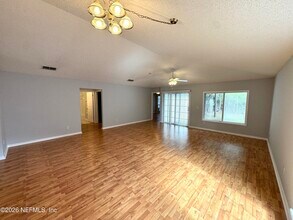 696 Hampton Downs Ct in Jacksonville, FL - Building Photo - Building Photo