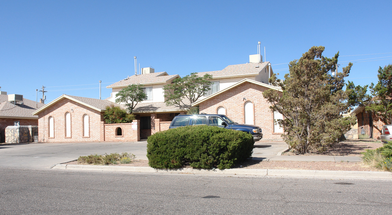 1905-1921 Amy Sue Dr in El Paso, TX - Building Photo