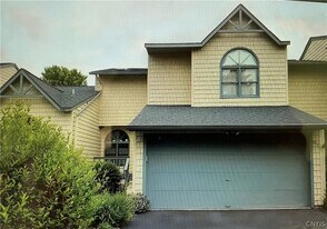 8319 Decoy Run in Manlius, NY - Building Photo