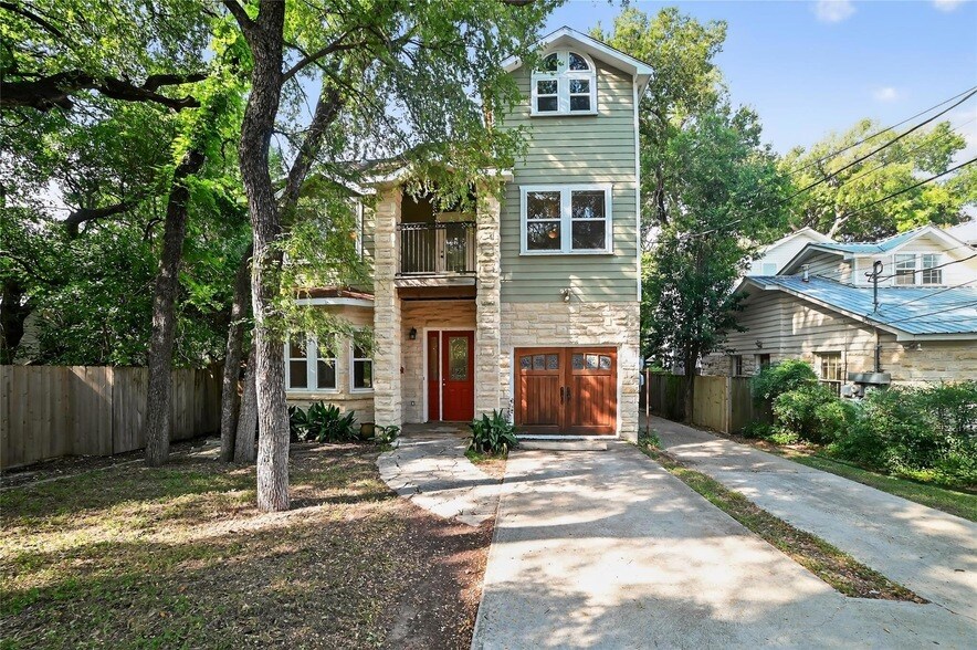 2003 Griswold Ln, Unit #4 in Austin, TX - Building Photo