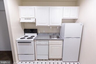 2311 Spruce St in Philadelphia, PA - Building Photo - Building Photo