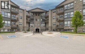 15 Jacksway Crescent in London, ON - Building Photo