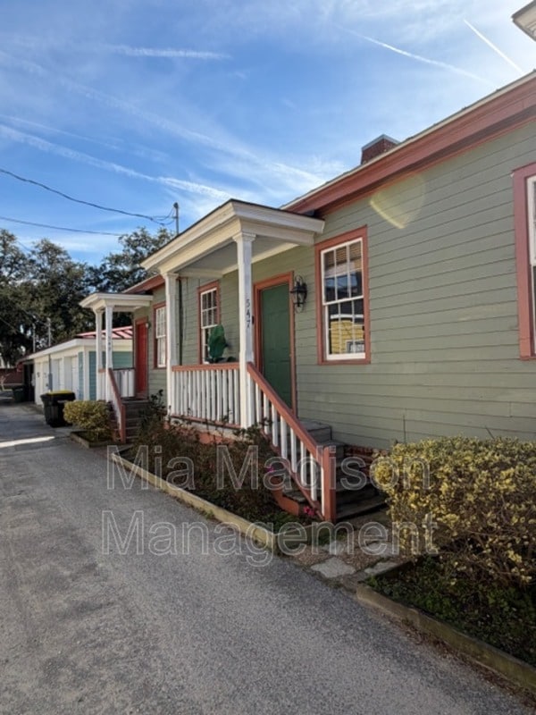 property at 547 E Macon St