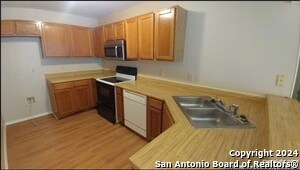 722 Meadow Gate in Converse, TX - Building Photo - Building Photo