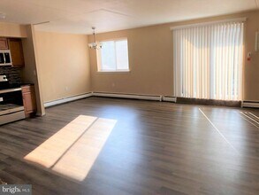 1575 W Street Rd in Warminster, PA - Building Photo - Building Photo